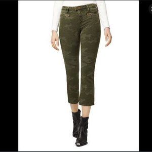 Sanctuary Camo Zip Connector Kick Crop - Size 25